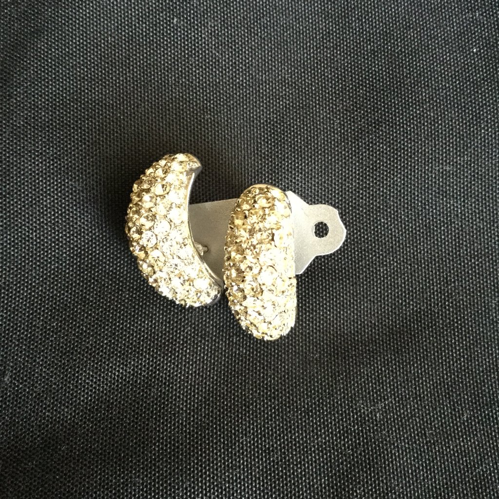 Christian Dior Rhinestone Earring 85$